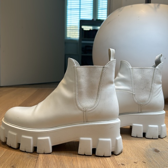 Prada boots in good condition, very comfortable - Picture 4 of 5